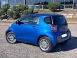 Toyota IQ 1,0-l-VVT-i Multidrive, TÜV + 8 Reifen neu - Toyota IQ: Privatanbieter