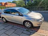 Opel Astra 1.6 Sport Sport - Opel Astra aus 2010: 1.6