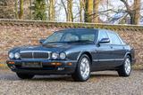 Jaguar XJ6 4.0 Sovereign "XJ300" Presented in Titanium