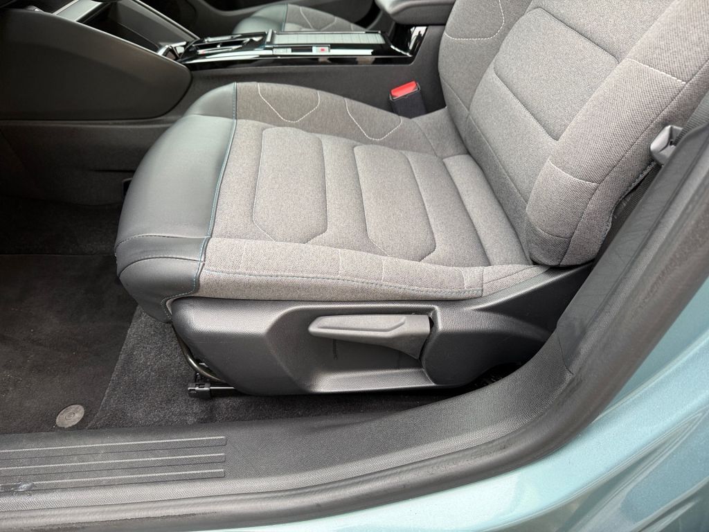 Fahrzeugabbildung Citroën e-C4 136 FEEL PACK+ Kältepaket