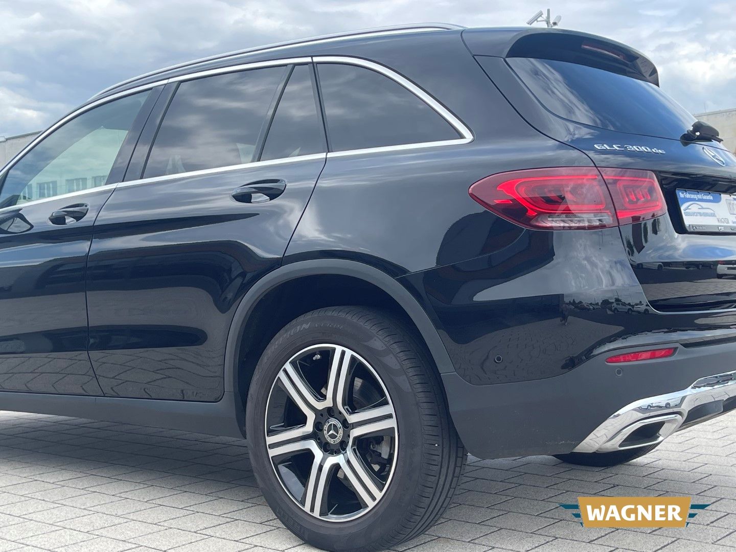 Fahrzeugabbildung Mercedes-Benz GLC 300 de 4Matic EU6d Totwinkelassistent