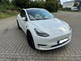Tesla Model Y // BYD Akku // innen weiß // Standard R.