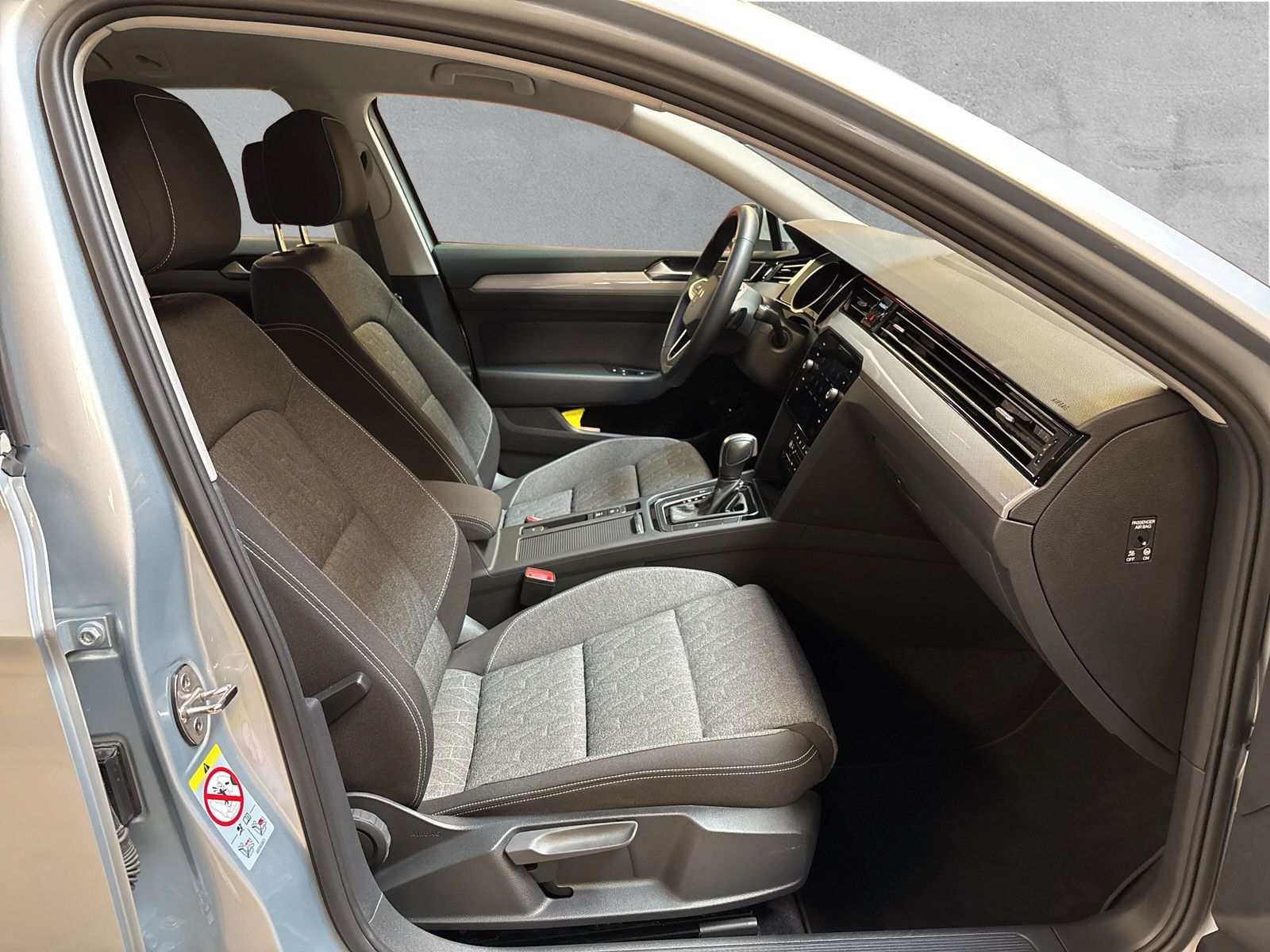 Fahrzeugabbildung Volkswagen Passat Variant 1.5 TSI Business AppConnect Kamer