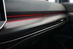 VW Golf 1.5 eTSI DSG R-Line| Pano | HuD | 18" VW Golf 1.5 eTSI DSG R-Line| Pano | HuD | 18"