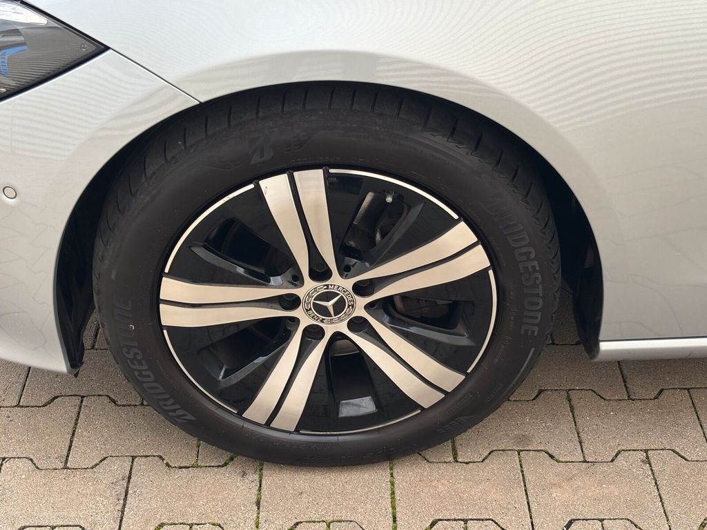 MERCEDES-BENZ C-Class 2025