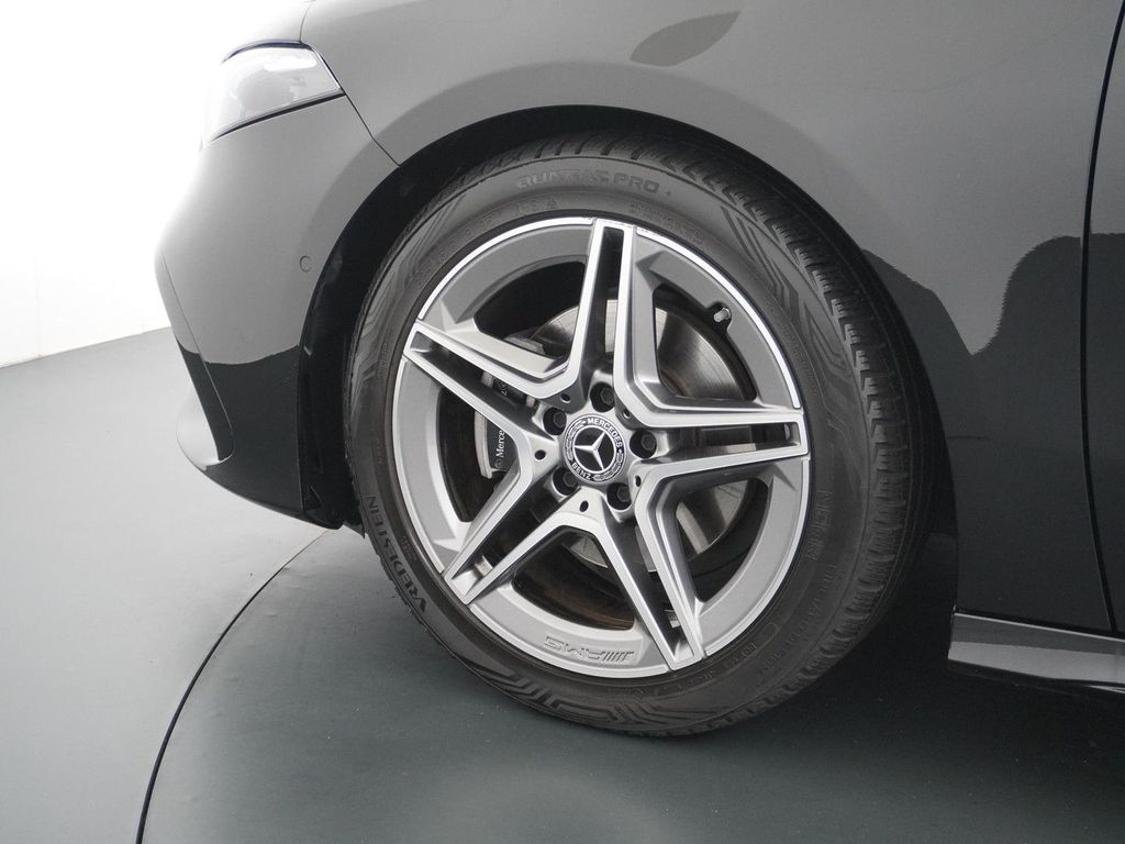 Mercedes-Benz A 180 Star Edition AMG Line