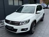 Volkswagen Tiguan Lounge Sport & Style Navi Xenon RFK AHK - Volkswagen Tiguan: Style