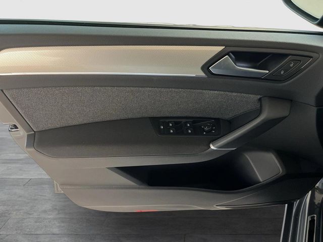 Touran 1.5 TSI DSG Move Bluetooth Navi LED Klima