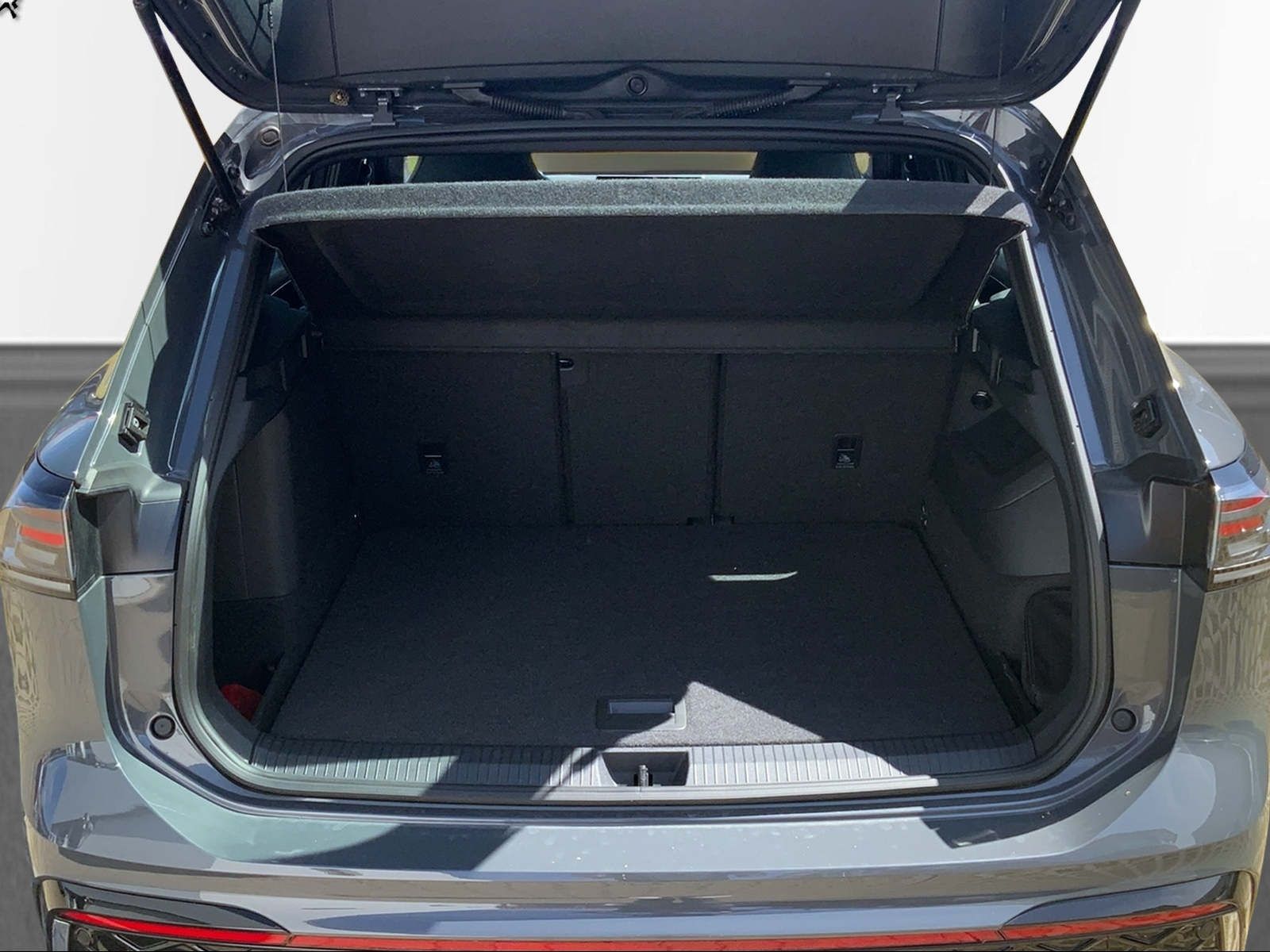 Tiguan 1.5 TSI eHybrid R-Line AHK,NAV,SHZ,IQL.