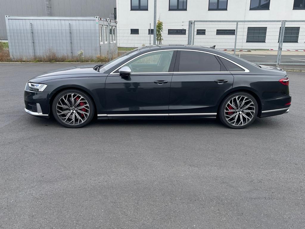 Audi S8