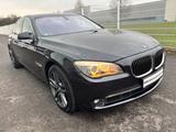 BMW 750iL xDrive SoftClose/HeadUp/Bi-Xenon/Camera360 - BMW 7er Reihe mit Benzin-Antrieb: Automatik