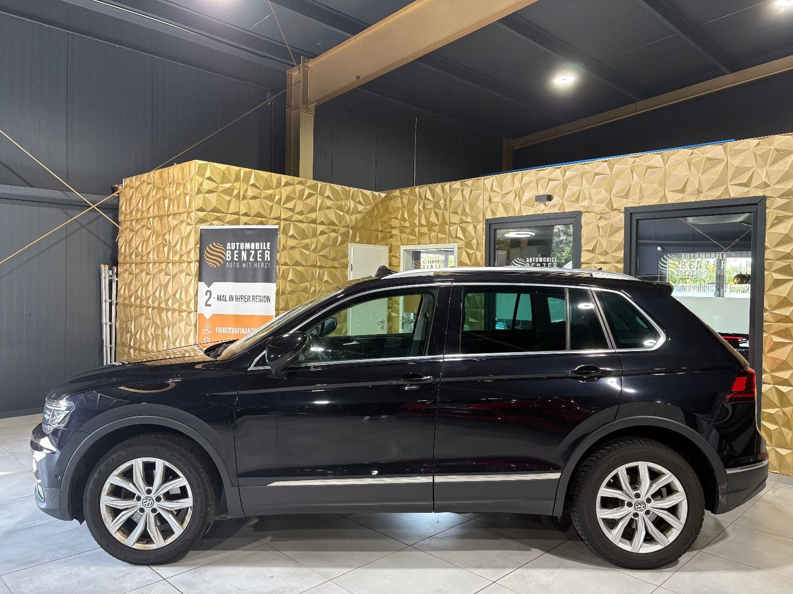 Fahrzeugabbildung Volkswagen Tiguan Highline BMT/4Motion/PANO/ACC/KAMERA/NAVI