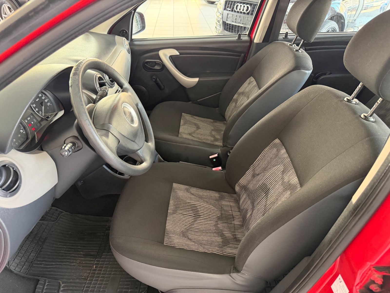 Fahrzeugabbildung Dacia Sandero Ambiance