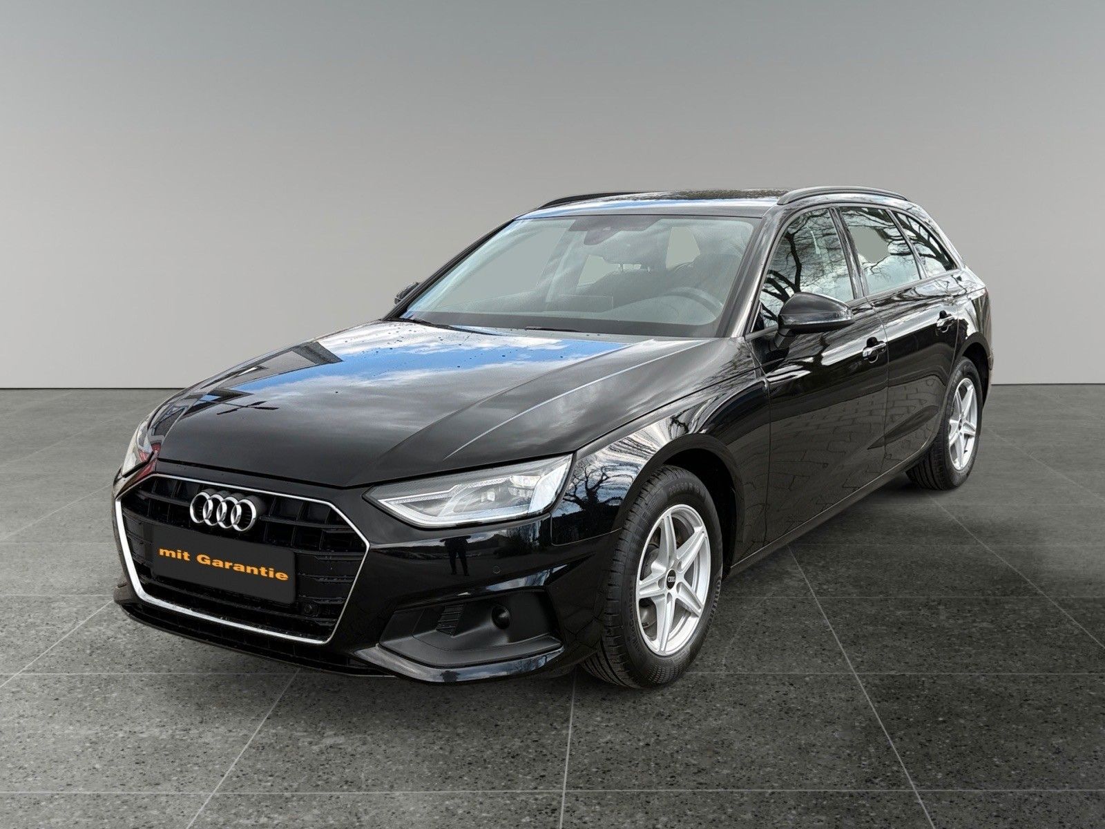 Audi A4 - 1