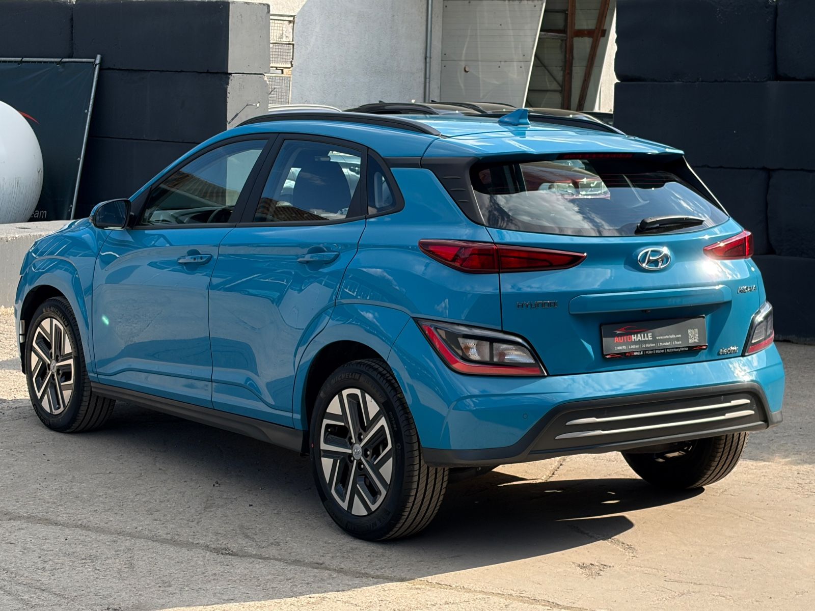Fahrzeugabbildung Hyundai KONA E Select 2WD ACC LKAS SHZ LHZ CAM CarPlay