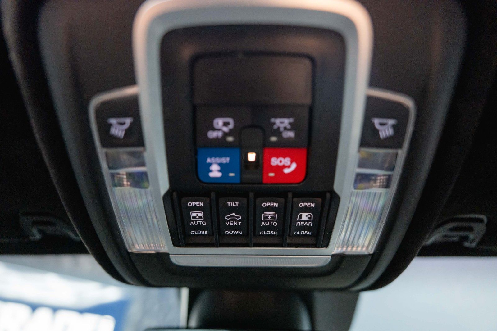 Fahrzeugabbildung Dodge RAM 5.7 V8 HEMI 4x4 NIGHT LARAMIE *Pano*RAMBOX*