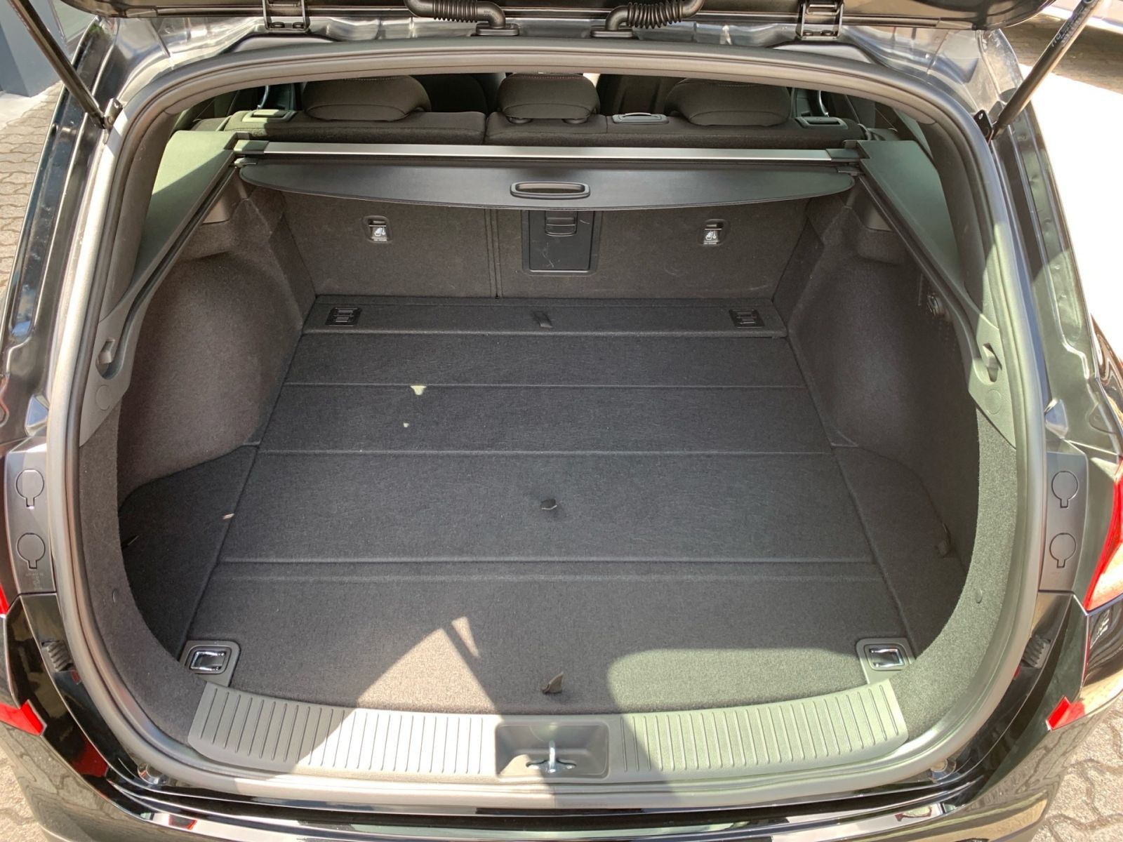 Fahrzeugabbildung Hyundai i30 Kombi 1.5 T-GDI 7-DCT N-Line Mild-Hybrid Pn.