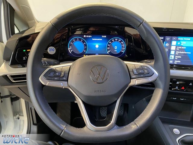 Golf VIII 1.5 TSI Life NAVI KLIMA PDC LED