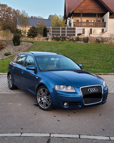 Audi A3 Sportback 2.0 FSI Ambiente, Navi, Pano