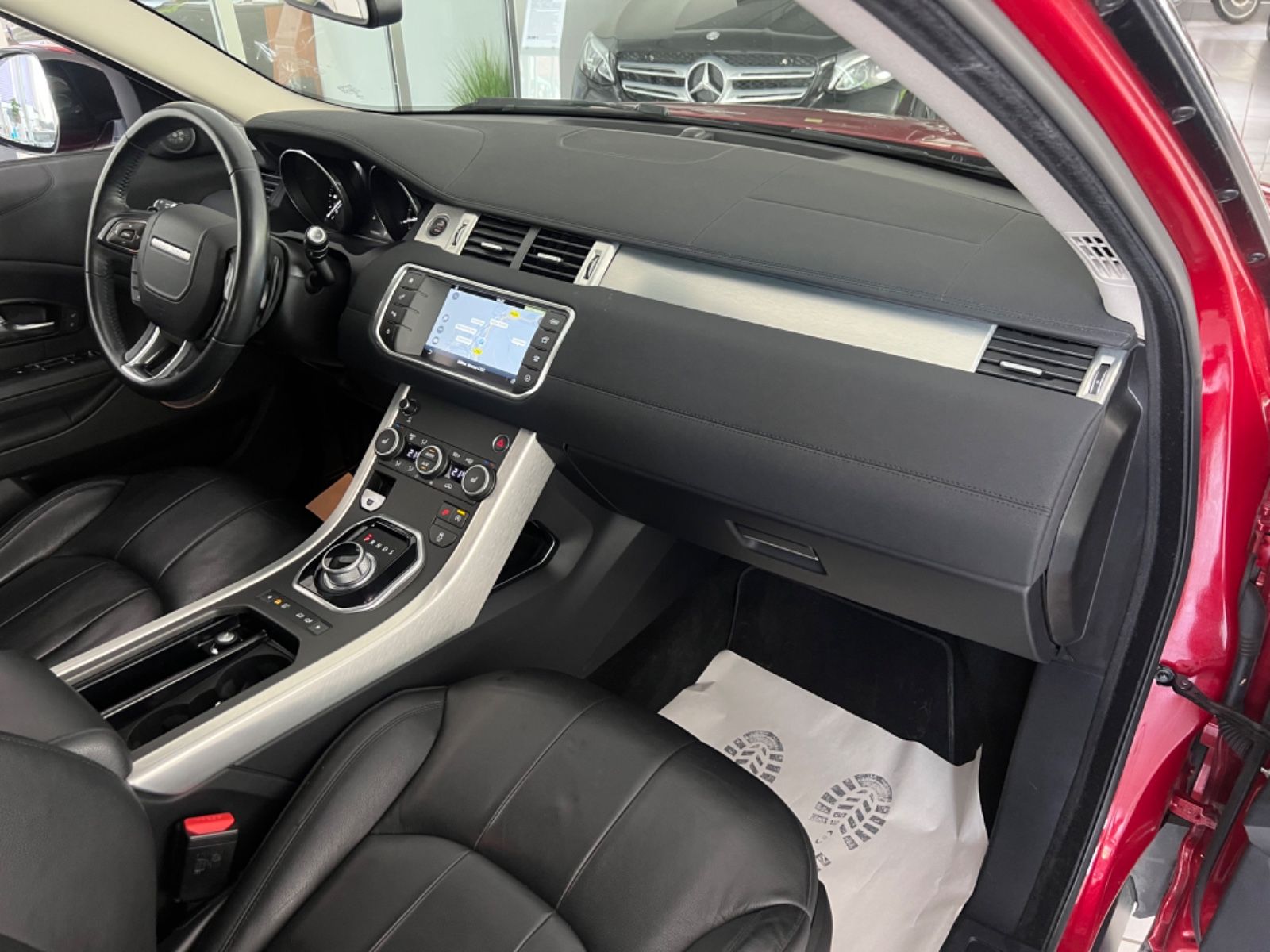Fahrzeugabbildung Land Rover Range Rover Evoque SE