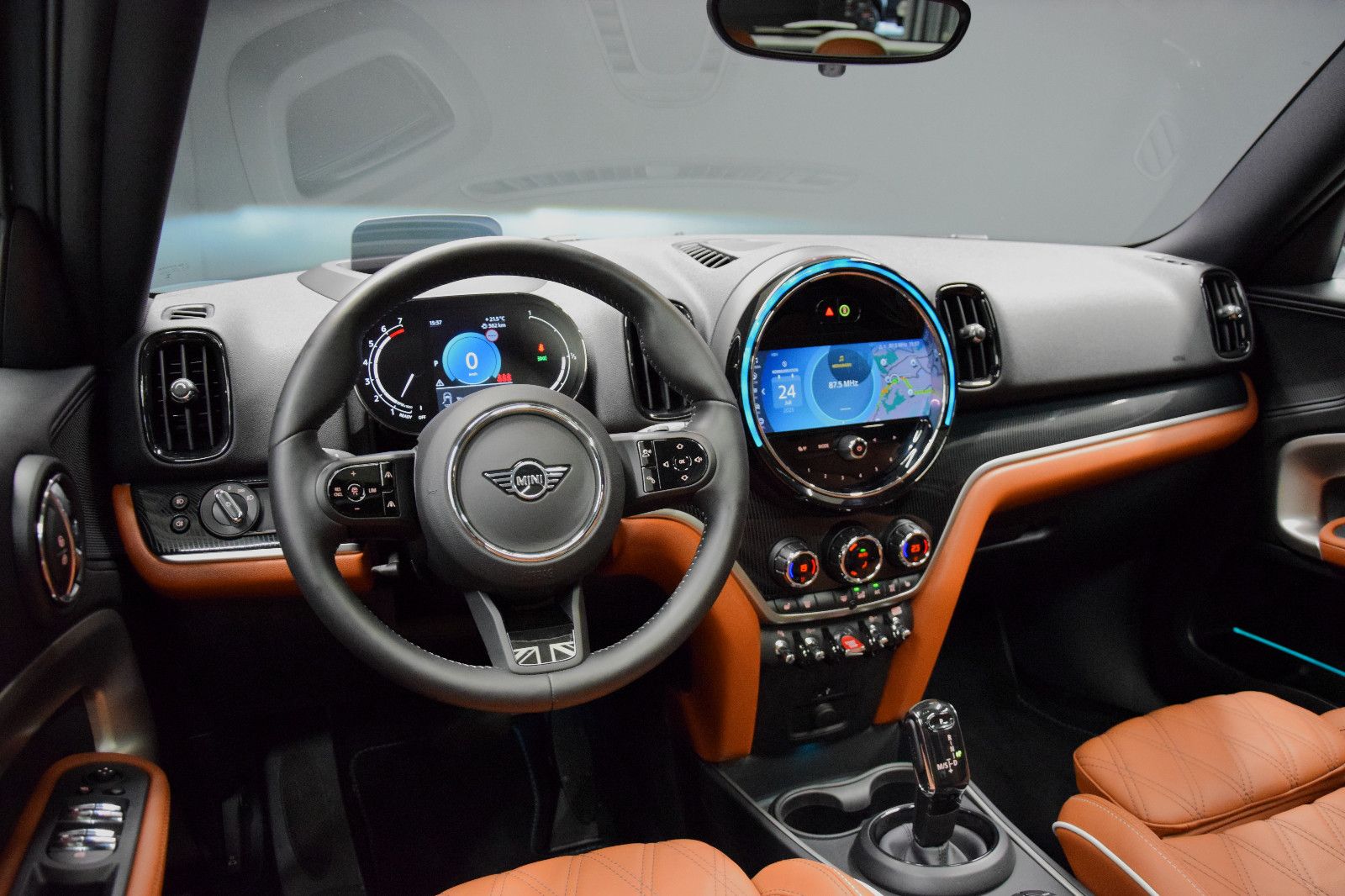 Fahrzeugabbildung MINI Cooper Countryman Yours Trim Pano Leder-braun