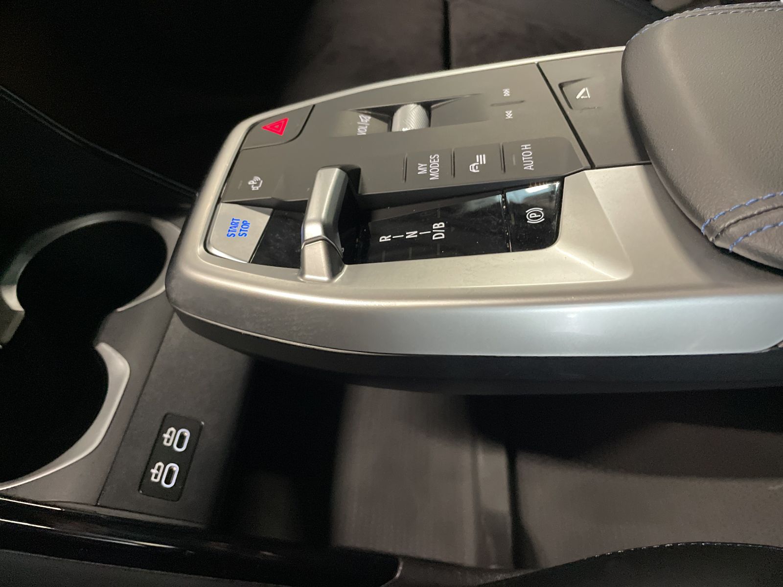 BMW iX2 - Bild 18
