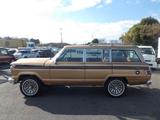 Jeep Wagoneer Limited - Jeep Wagoneer mit Benzin-Antrieb: Geländewagen, mit Klimaanlage