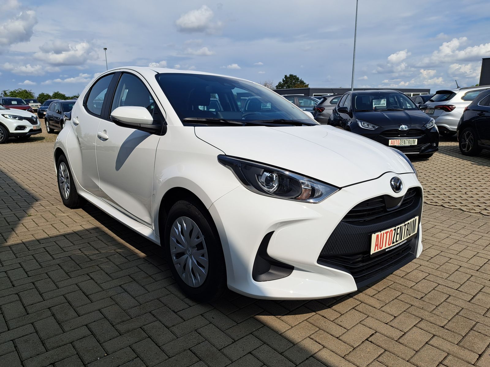 Fahrzeugabbildung Mazda 2 Hybrid 1.5 AUTOMATIK ABSTANDSTEMPOMAT