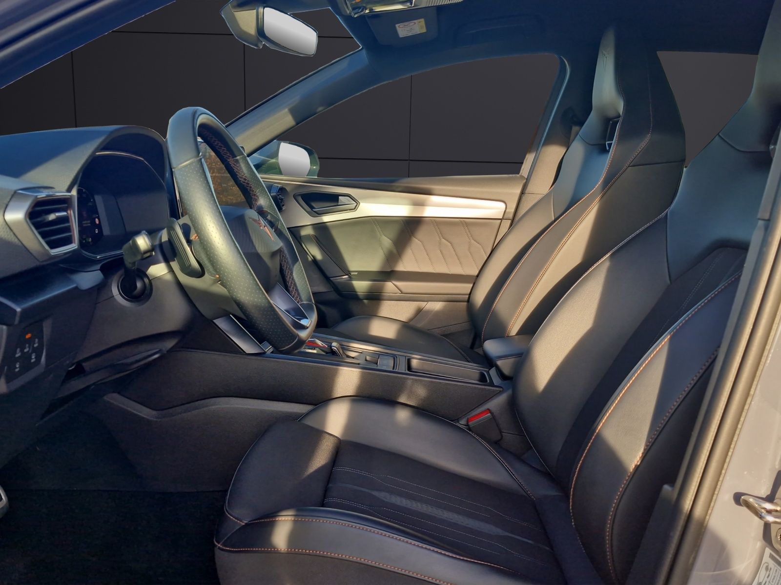 Fahrzeugabbildung CUPRA Leon VZ 2,0 TSI DSG ACC KAMERA NAVI LED