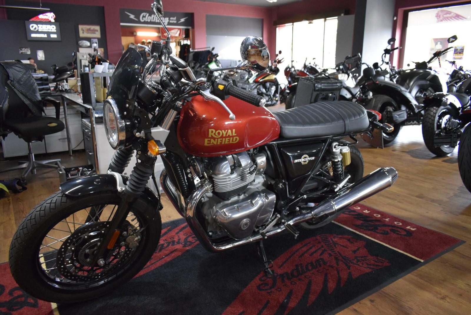 Royal Enfield Interceptor 650 ABS  Navi/Tasche/kurzes Heck