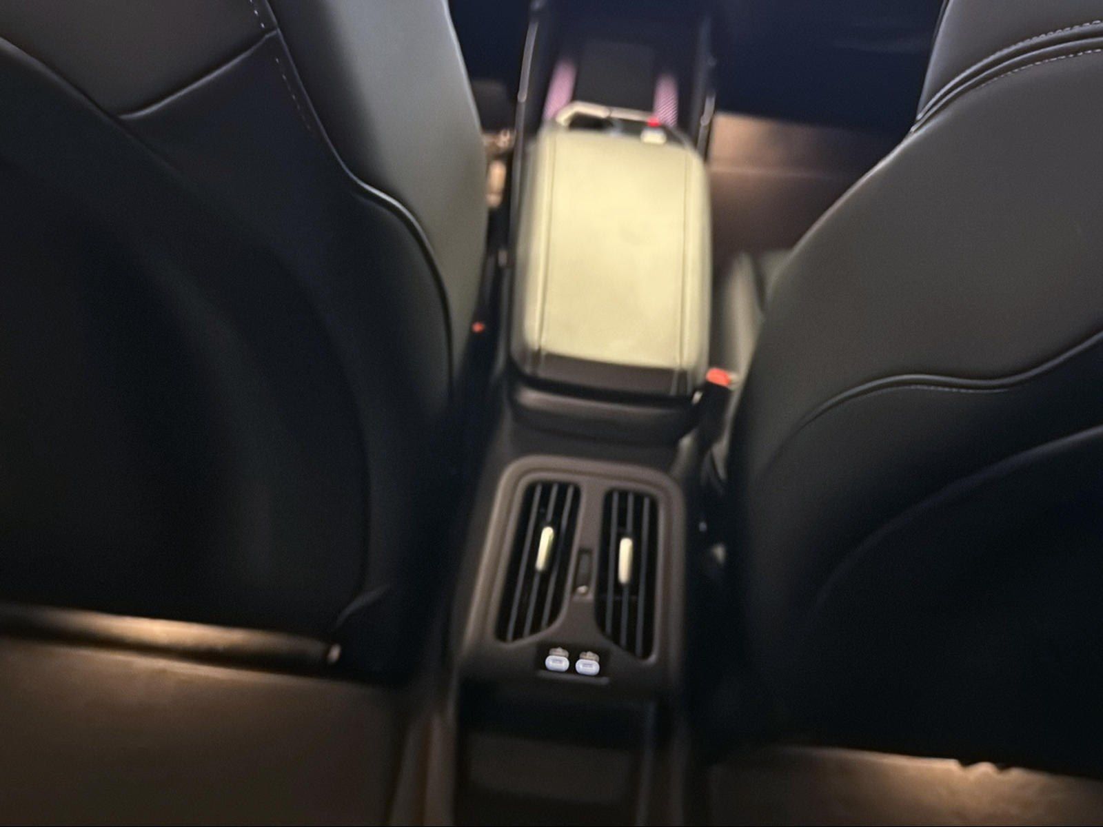 BMW iX2 - Bild 21