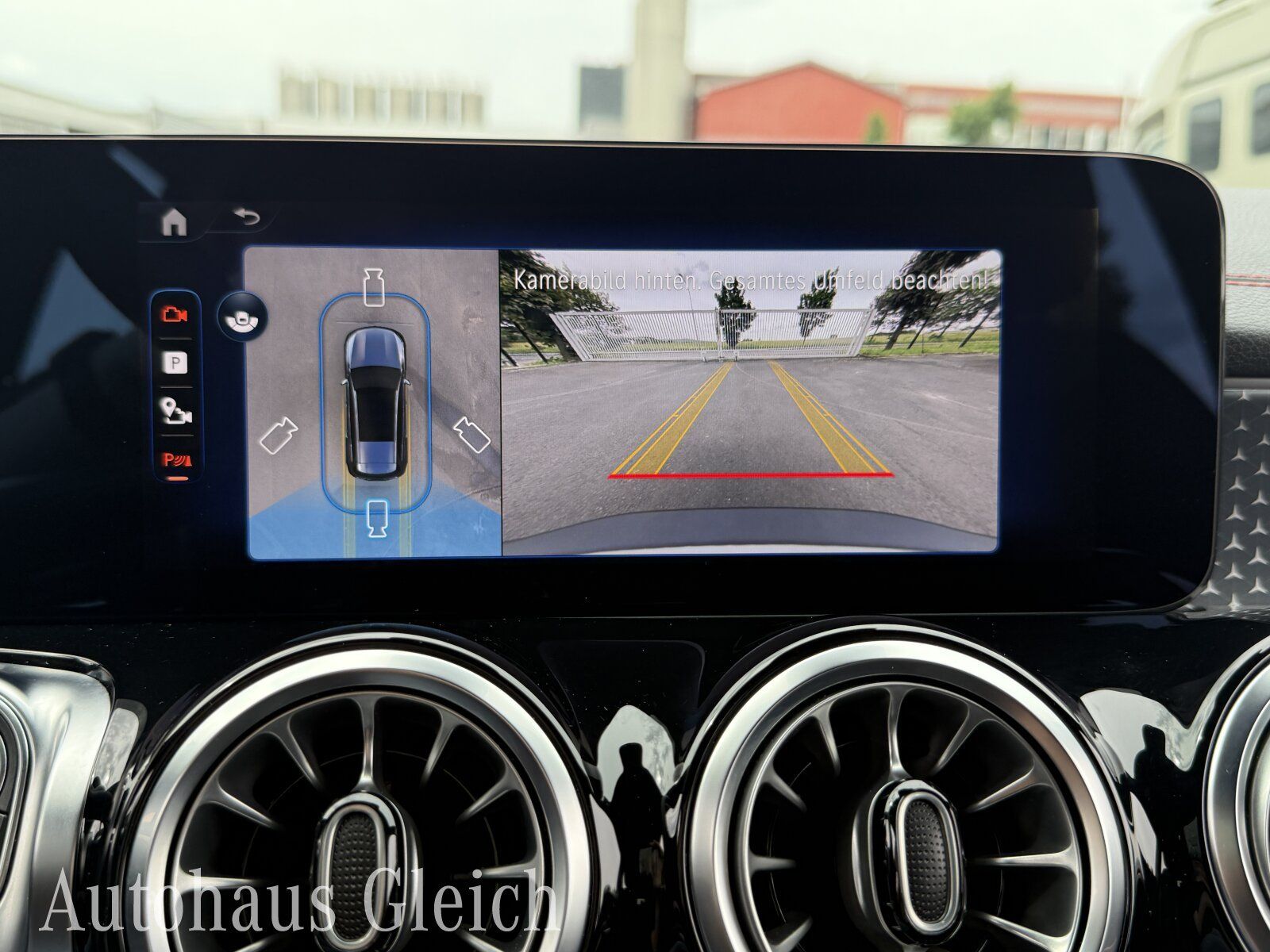 Fahrzeugabbildung Mercedes-Benz EQB 250 + AMG Line Navi/KEYLESS-Go-Paket/Klima