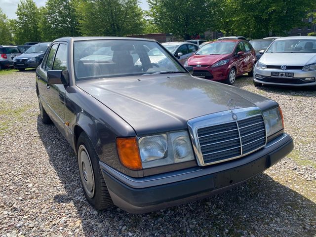 Mercedes-Benz  E 200 (124.021)