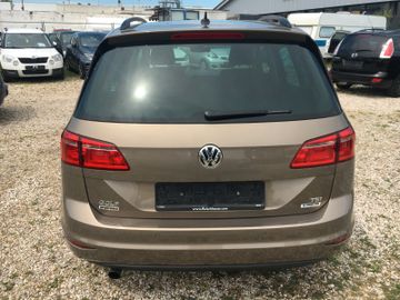 Volkswagen Golf - 11