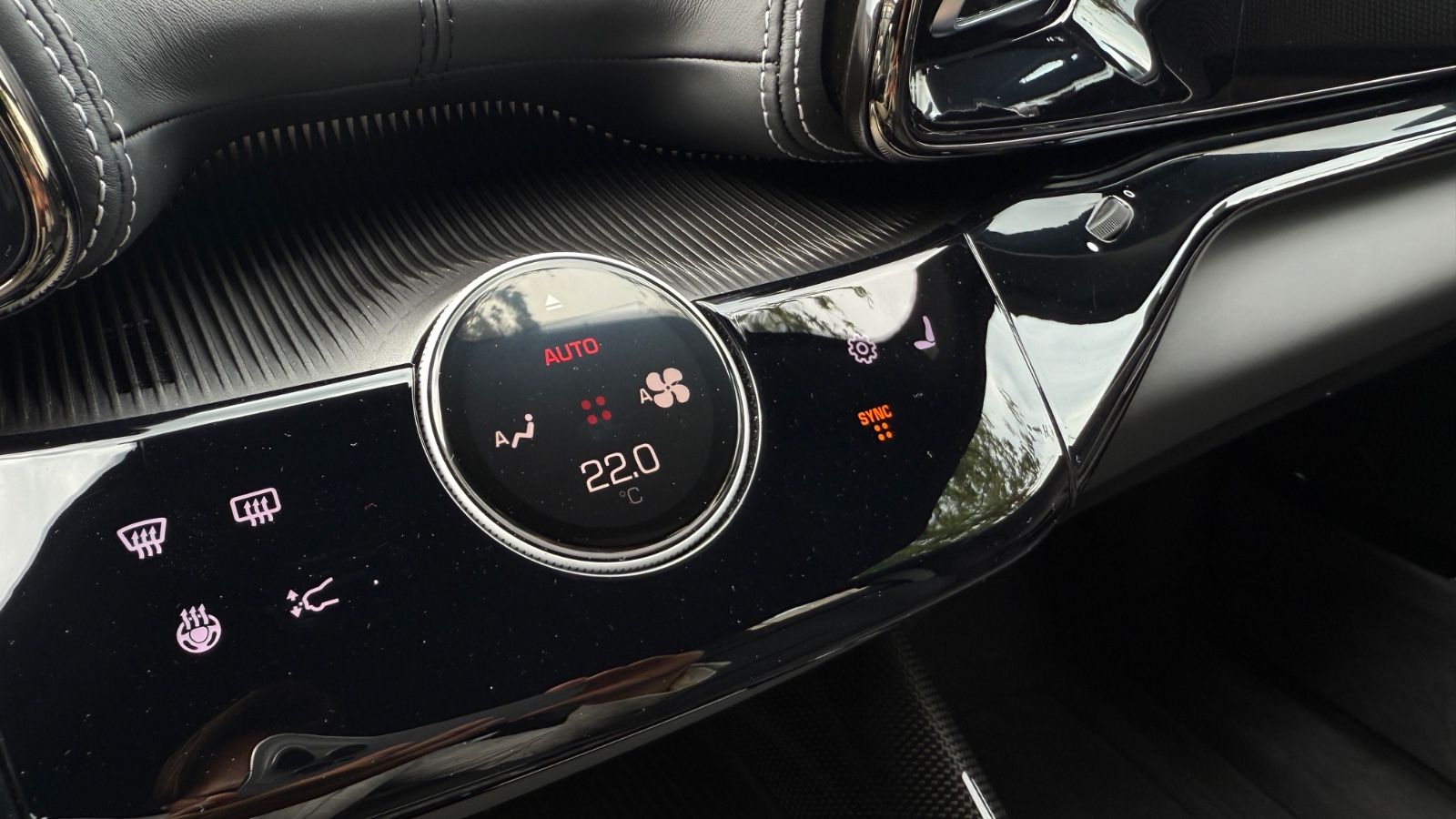 Fahrzeugabbildung Ferrari Purosangue*Voll Carbon*Massage Sitze*JBL*LED