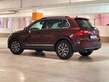Volkswagen Tiguan TSI DSG 4x4   Erstbesitz Top Gepflegt - Volkswagen Tiguan: Rot