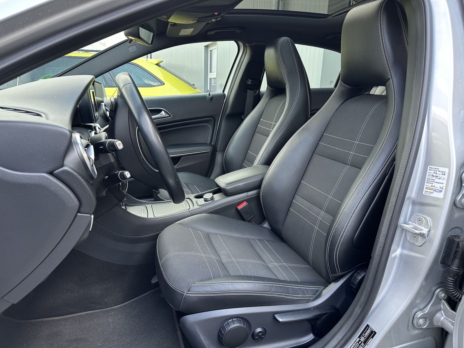 Fahrzeugabbildung Mercedes-Benz A 200 CDI Urban DCT NAV+XEN+SHZ+PANO+TEMPOMAT