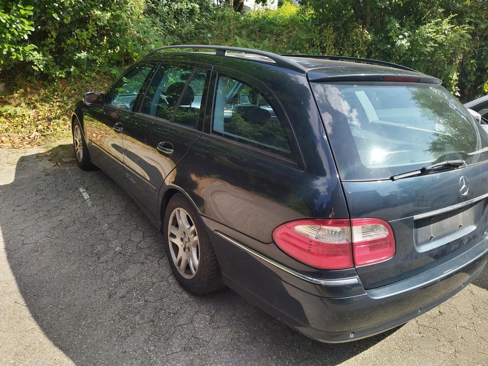 Mercedes-Benz E220 2004 — photo 5
