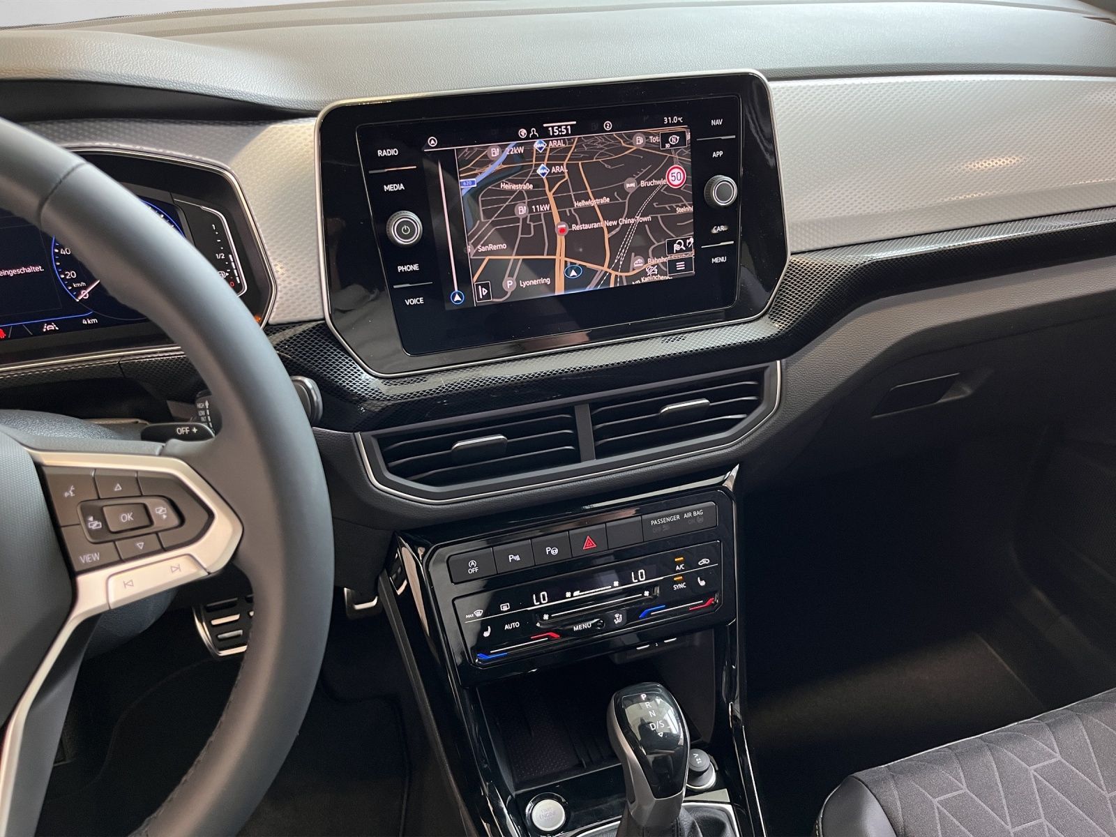 Volkswagen T-Cross - Bild 12
