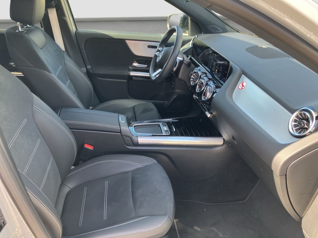 Fahrzeugabbildung Mercedes-Benz GLA 200 AMG Line*Night Paket*el. Heckklappe*LED