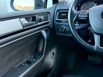Volkswagen Touareg - 11