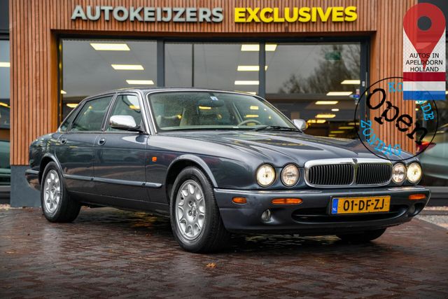 Jaguar XJ 3.2 V8 Executive Schiebedach leder Radio/CD 1