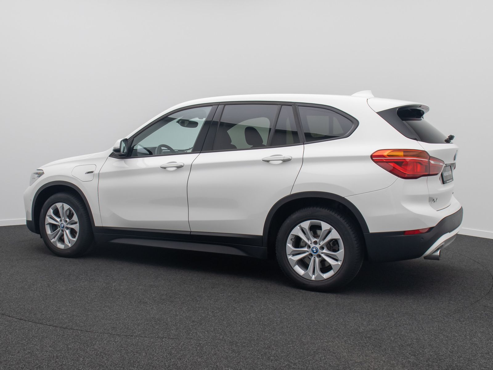 Fahrzeugabbildung BMW X1 xD25e GeschwindigReg ParkAss DAB Komfort NAVI