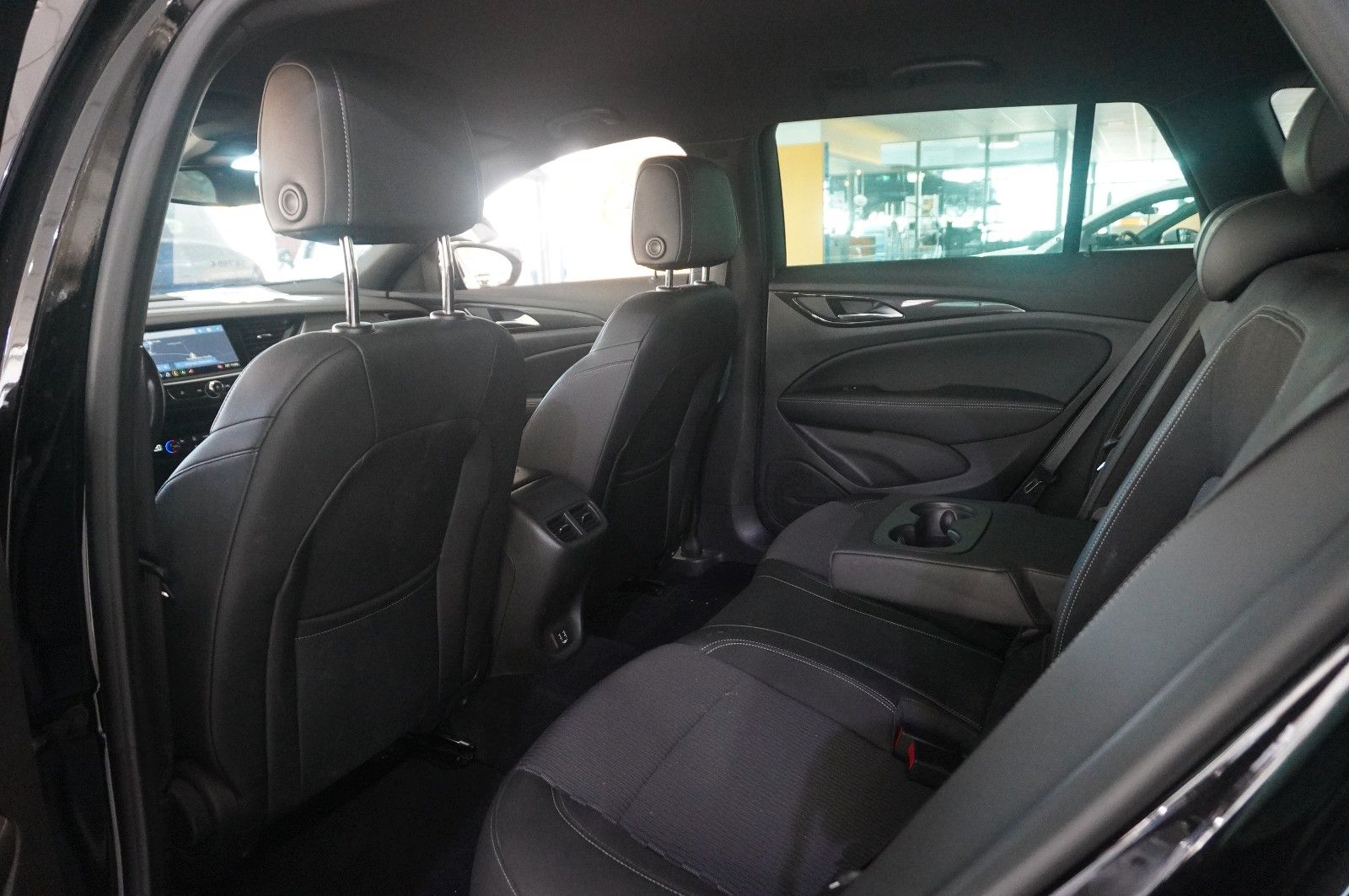 Fahrzeugabbildung Opel Insignia B ST 2.0D ELEGANCE NAVI/LED/KAMERA/HUD