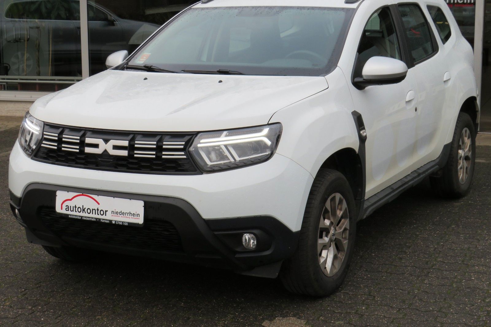 Fahrzeugabbildung Dacia Duster II Expression DIESEL NAVI ALU LED 1.HAND