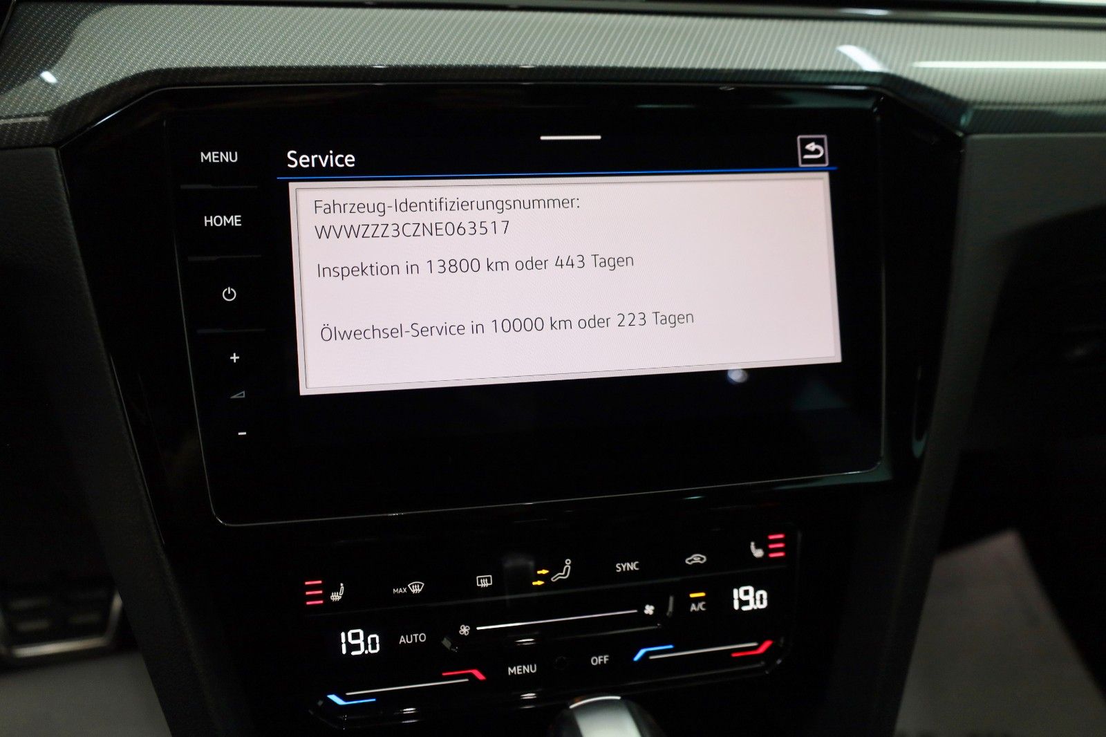 Fahrzeugabbildung Volkswagen Passat Variant R Line Navi,LED,ACC,Panorama,SH