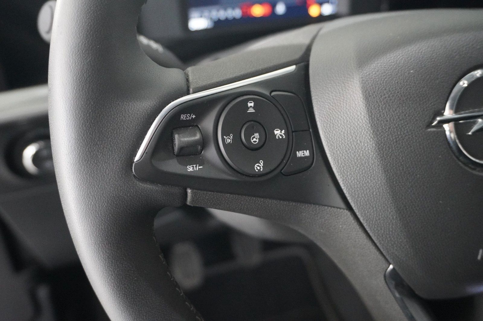 Fahrzeugabbildung Opel Mokka ELEGANCE 1.2T NAVI/LED/KAMERA/SPORT/SH/DAB
