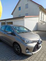Toyota Yaris Hybrid Comfort 2015 | Keyless | TÜV 2027 - Toyota Yaris: Von Privat