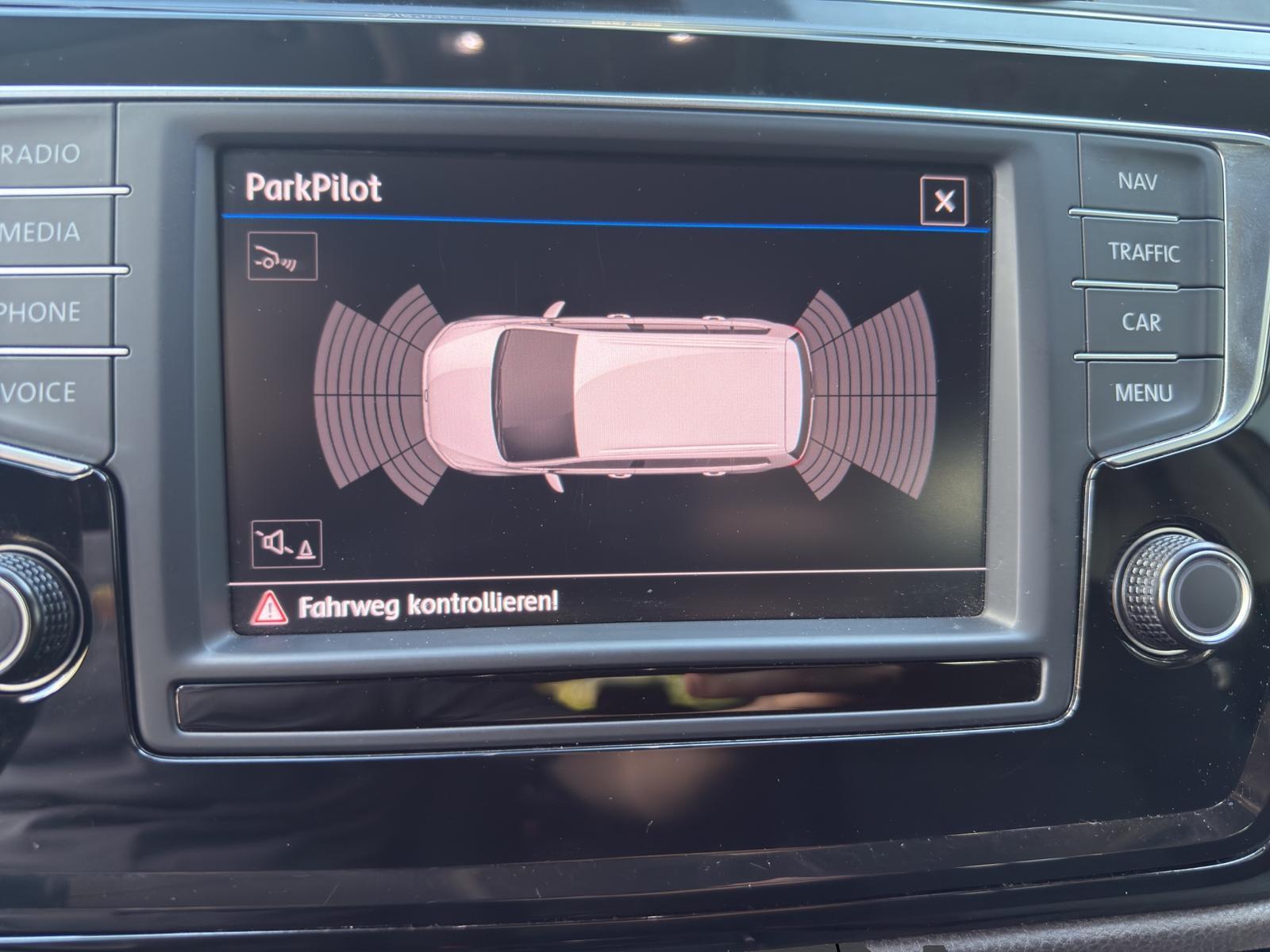 Volkswagen Touran Comfortline|NAVI|1.HAND|KAMERA