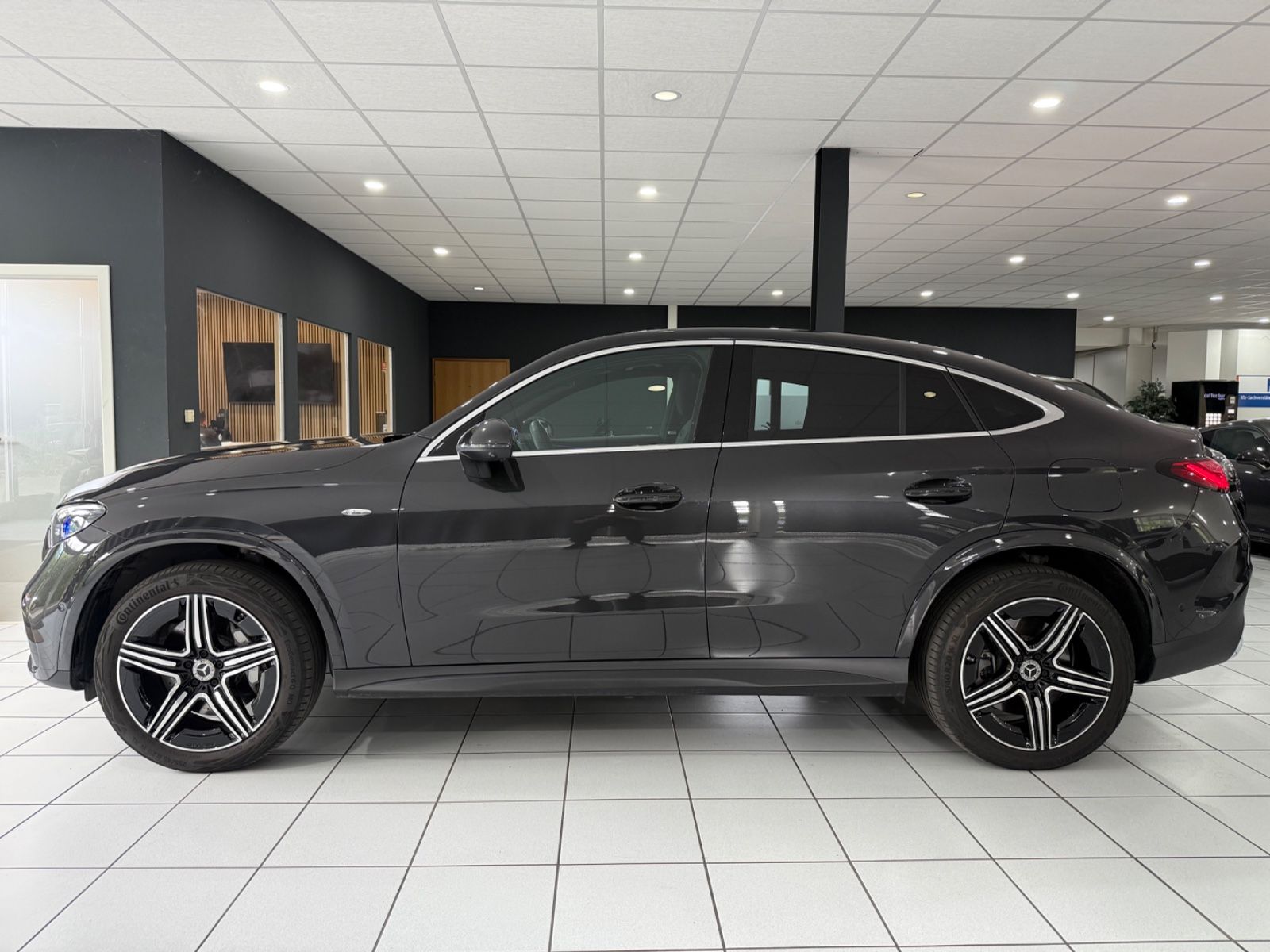 Mercedes-Benz GLC 300e 4M Coupe AMG DISTRONIC PANO MEMORY 360 foto 2